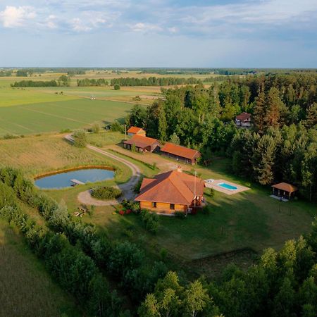 Dworek Ogrodniki, Caloroczny Dom Na Wylacznosc, Basen, Sauna, Las, Staw Rybny, Altana Grillowa, Ognisko, Pianino, Kominek, Piec Chlebowy, Duza Ogrodzona Posesja Tuczna Dış mekan fotoğraf