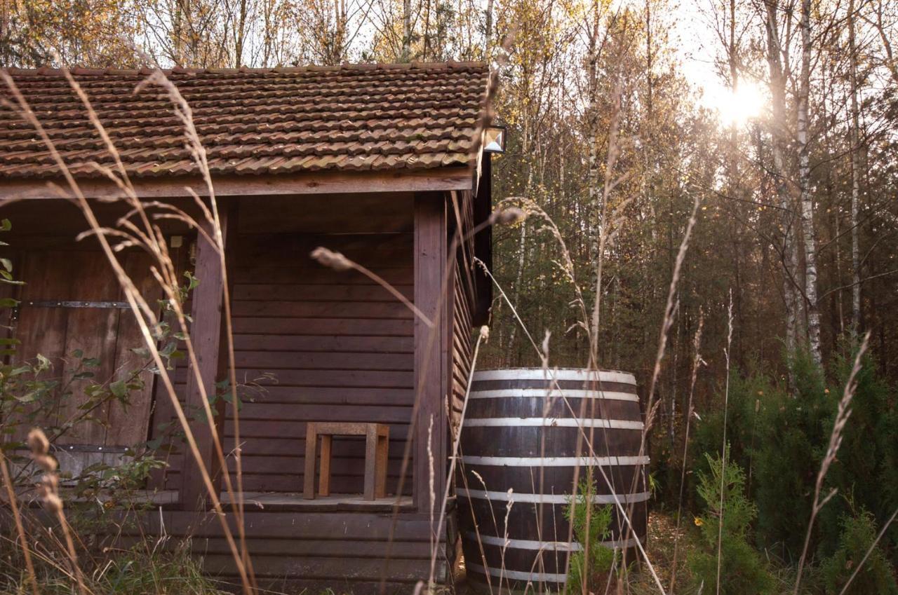 Dworek Ogrodniki, Caloroczny Dom Na Wylacznosc, Basen, Sauna, Las, Staw Rybny, Altana Grillowa, Ognisko, Pianino, Kominek, Piec Chlebowy, Duza Ogrodzona Posesja Tuczna Dış mekan fotoğraf
