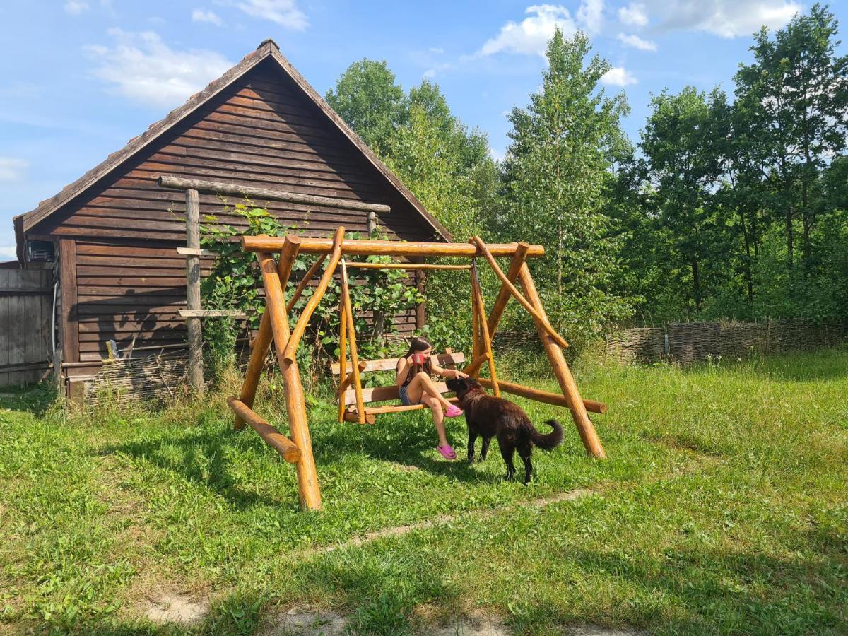 Dworek Ogrodniki, Caloroczny Dom Na Wylacznosc, Basen, Sauna, Las, Staw Rybny, Altana Grillowa, Ognisko, Pianino, Kominek, Piec Chlebowy, Duza Ogrodzona Posesja Tuczna Dış mekan fotoğraf