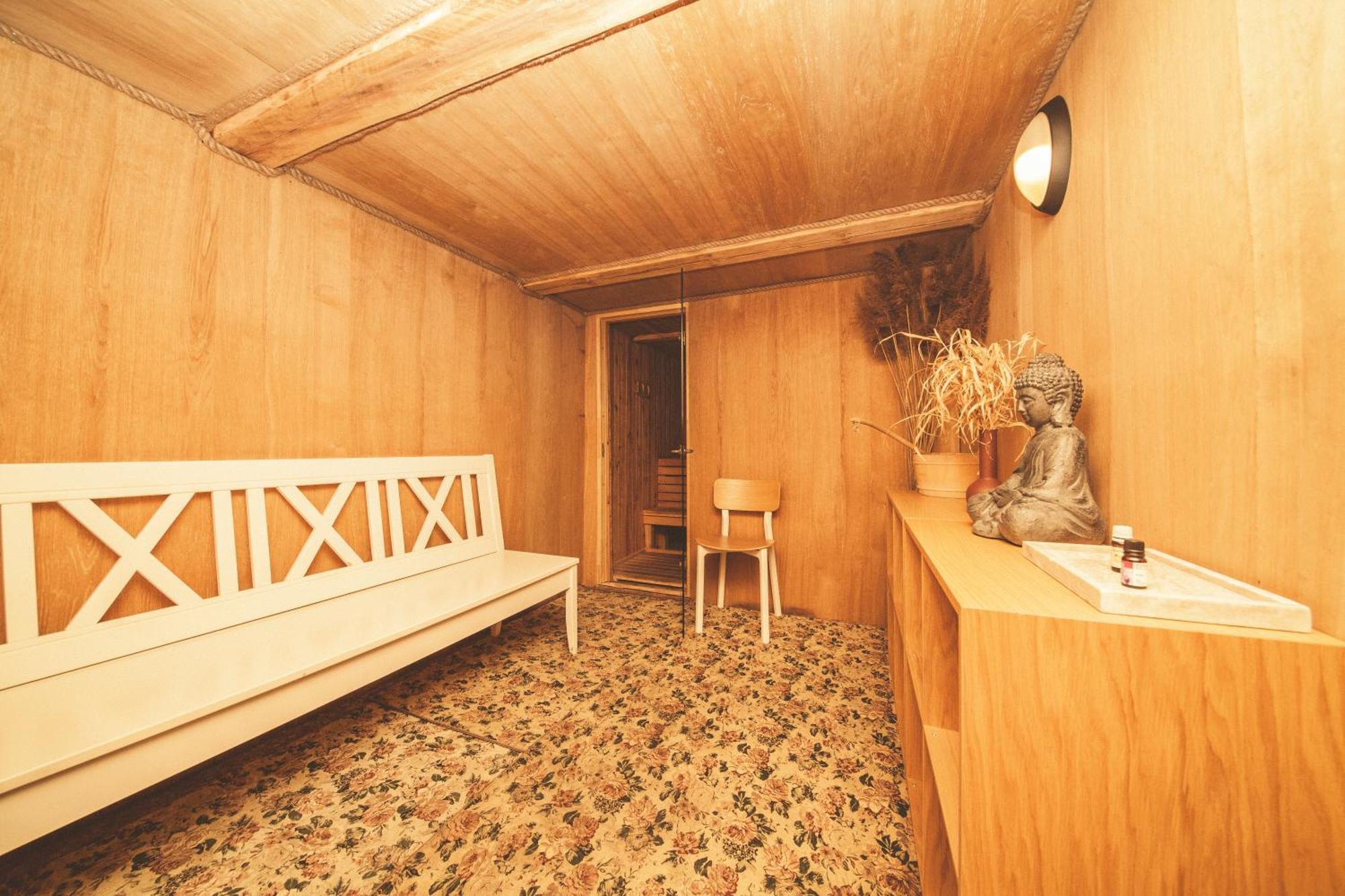 Dworek Ogrodniki, Caloroczny Dom Na Wylacznosc, Basen, Sauna, Las, Staw Rybny, Altana Grillowa, Ognisko, Pianino, Kominek, Piec Chlebowy, Duza Ogrodzona Posesja Tuczna Dış mekan fotoğraf
