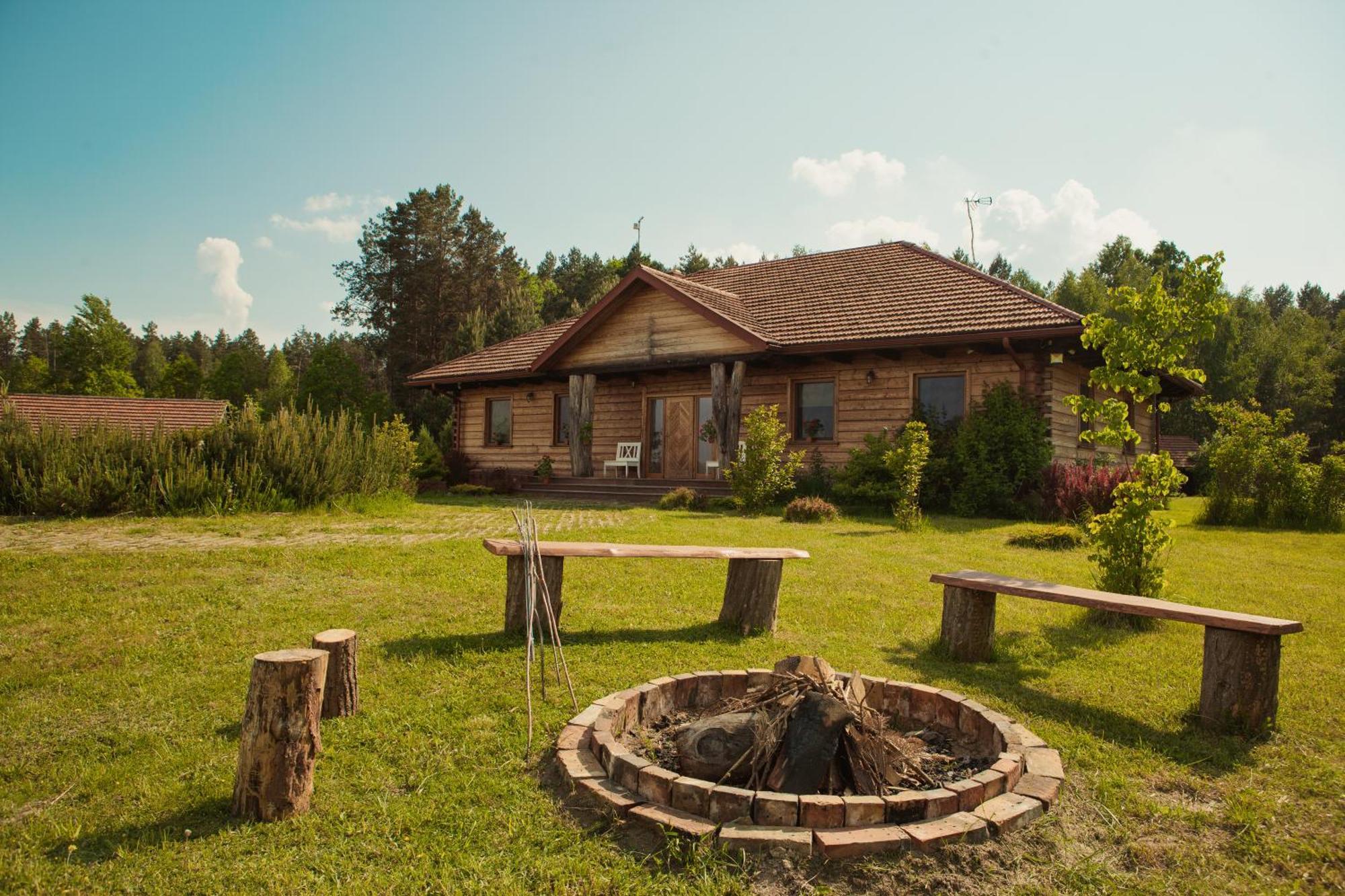 Dworek Ogrodniki, Caloroczny Dom Na Wylacznosc, Basen, Sauna, Las, Staw Rybny, Altana Grillowa, Ognisko, Pianino, Kominek, Piec Chlebowy, Duza Ogrodzona Posesja Tuczna Dış mekan fotoğraf
